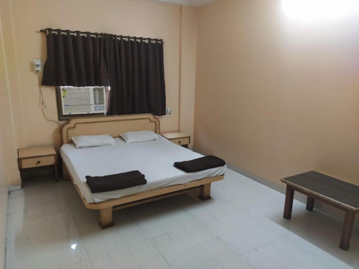 Hotel Pritam Palace , Dhule Екстер'єр фото