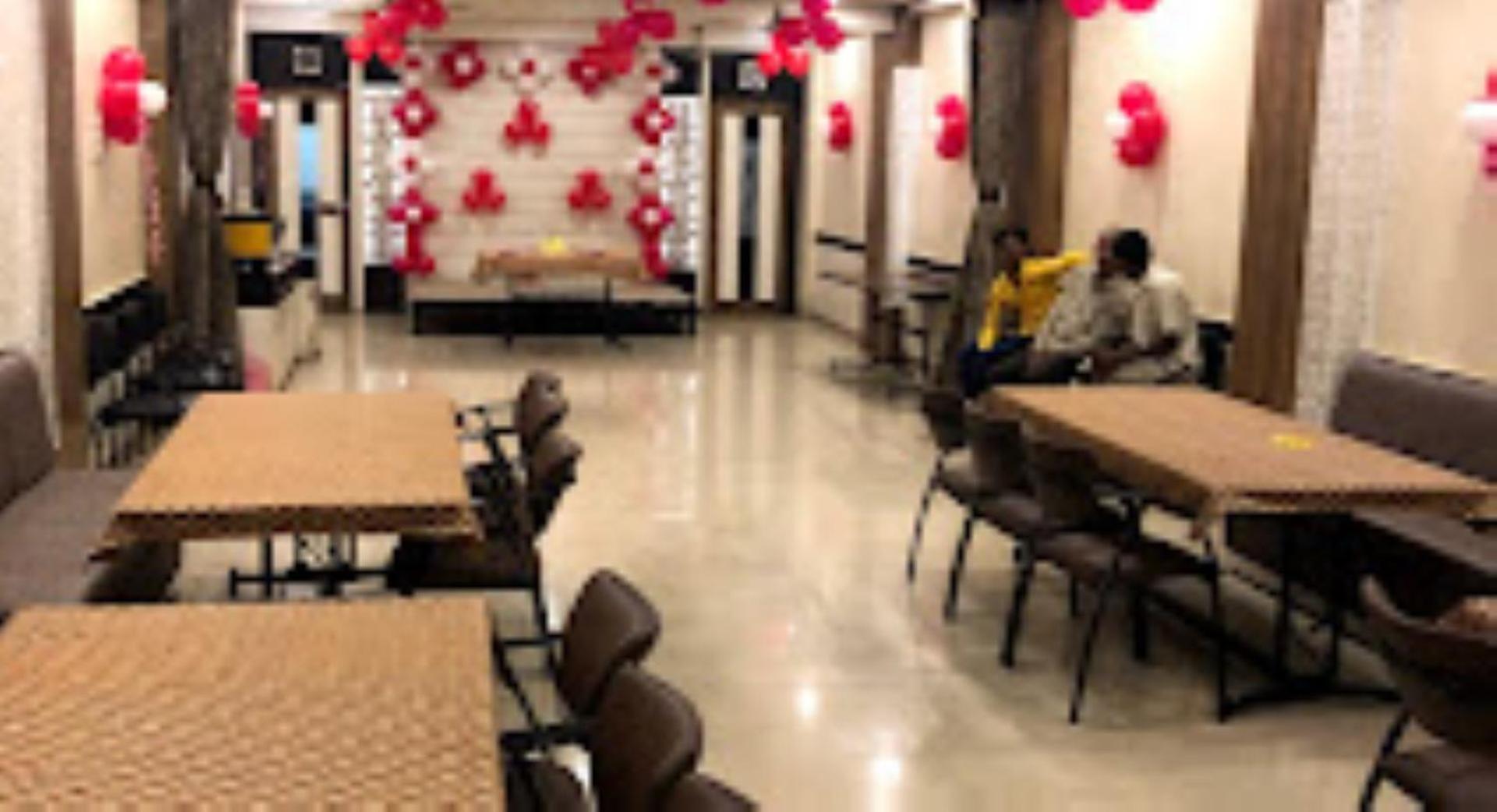 Hotel Pritam Palace , Dhule Екстер'єр фото